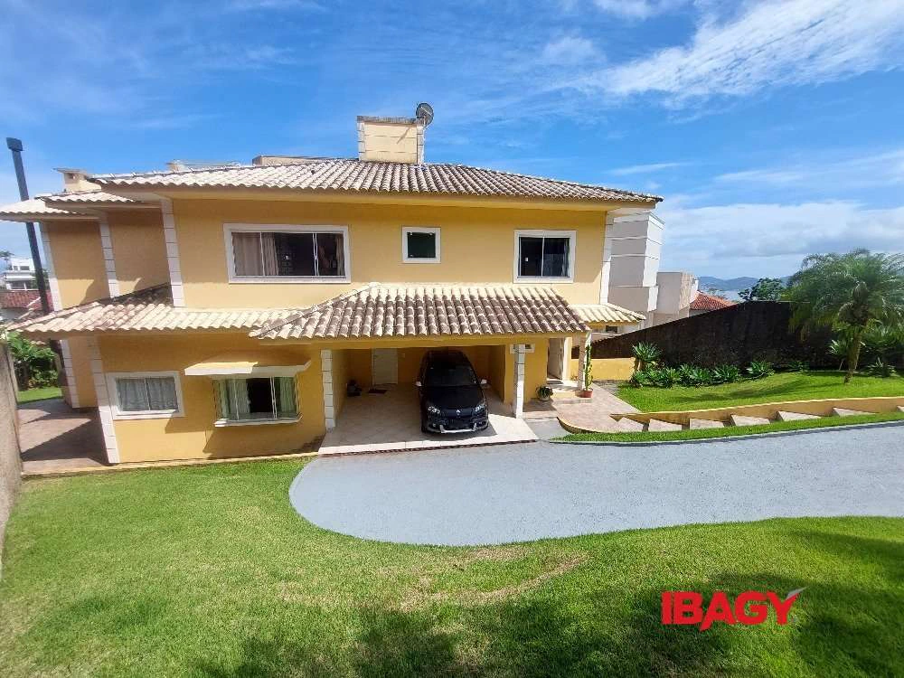 Casa con 4 dormitorios y 4 baños, con 4 plazas — photo 4