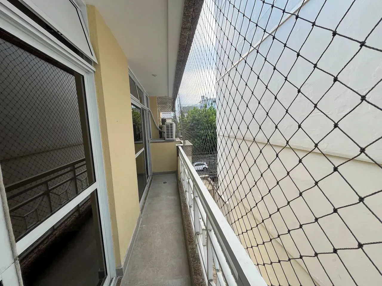3-bedroom apartment with a washing machine — photo 14