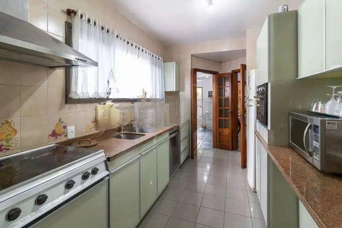 House with 4 bedrooms and a balcony in 516 m² — photo 14