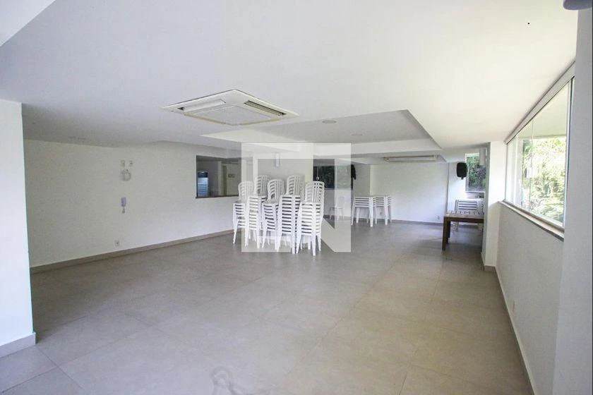 Balcony with a grill in a 3-bedroom apartment, 131 m² — photo 49