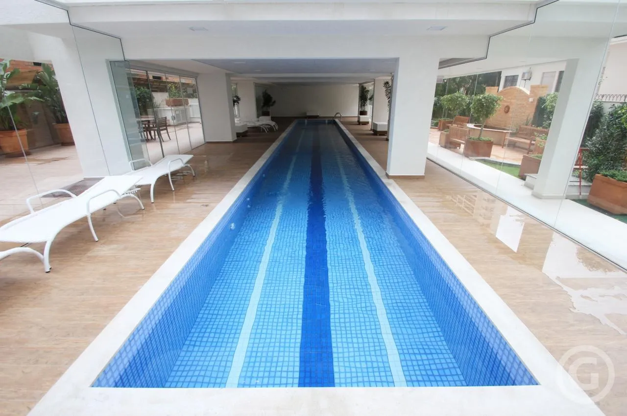 Apartment with 4 en-suites and a private garden
