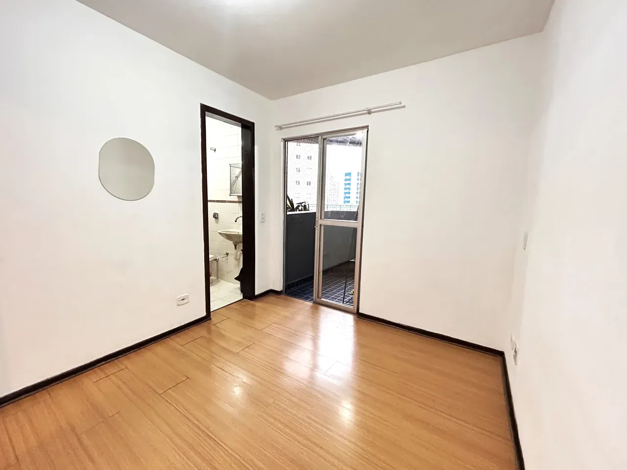 Apartment on the 2nd floor with wood or laminate floors — photo 13