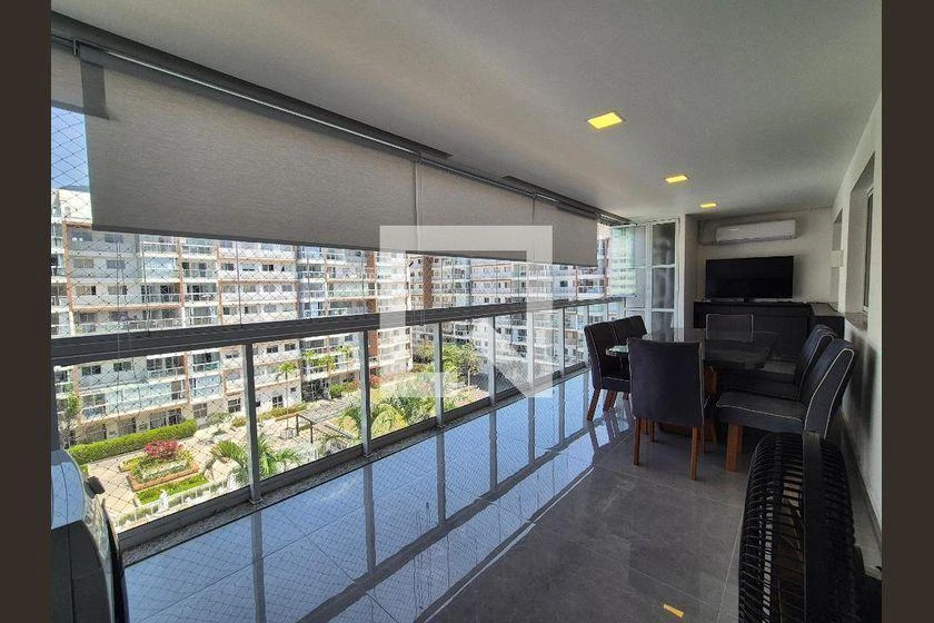 2-bedroom apartment in a building with a gym — photo 5