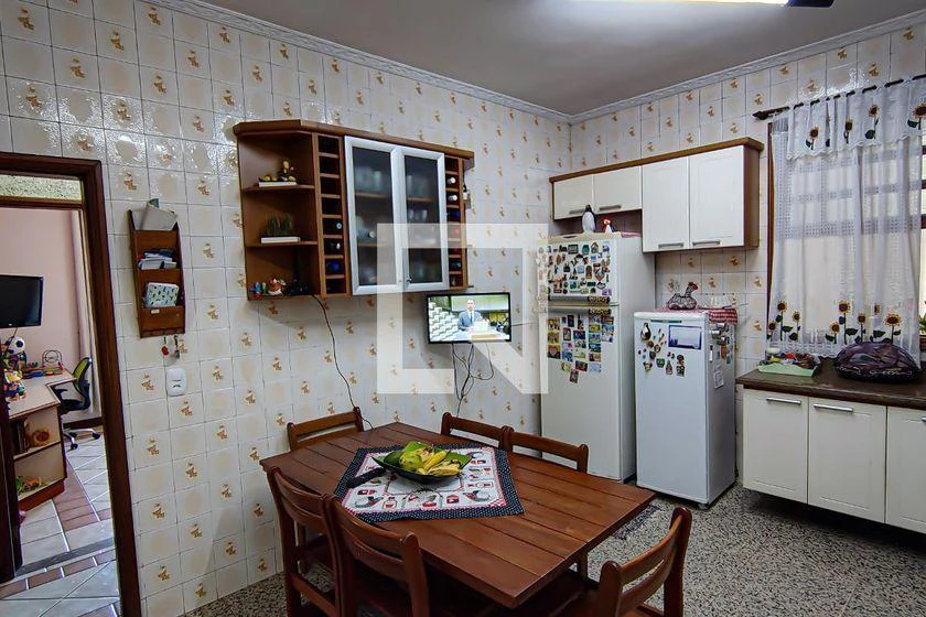 Casa de 420 m² com 4 quartos, 3 vagas e quintal — photo 20