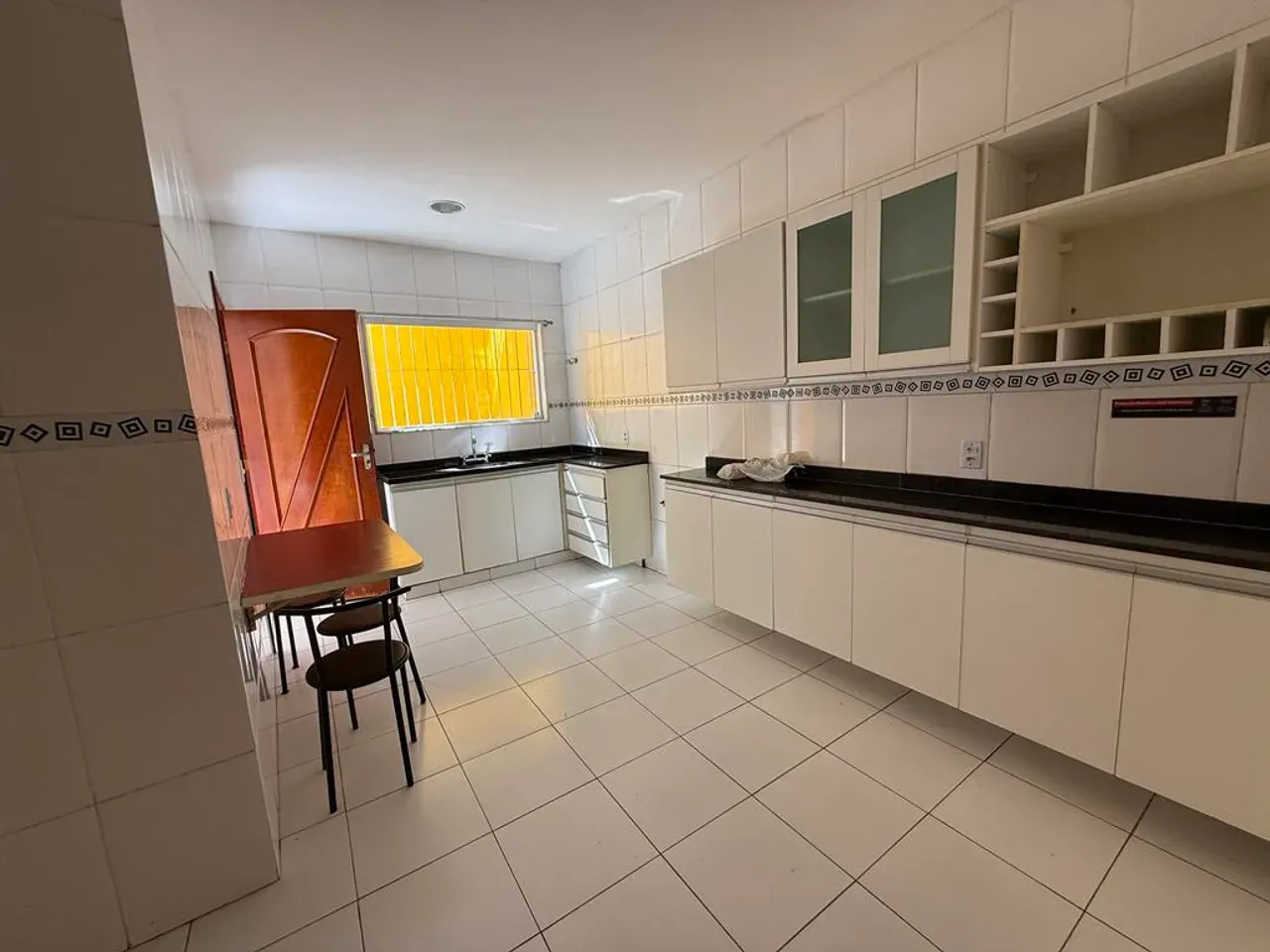 Duplex house with 4 bedrooms and 5 bathrooms — photo 19