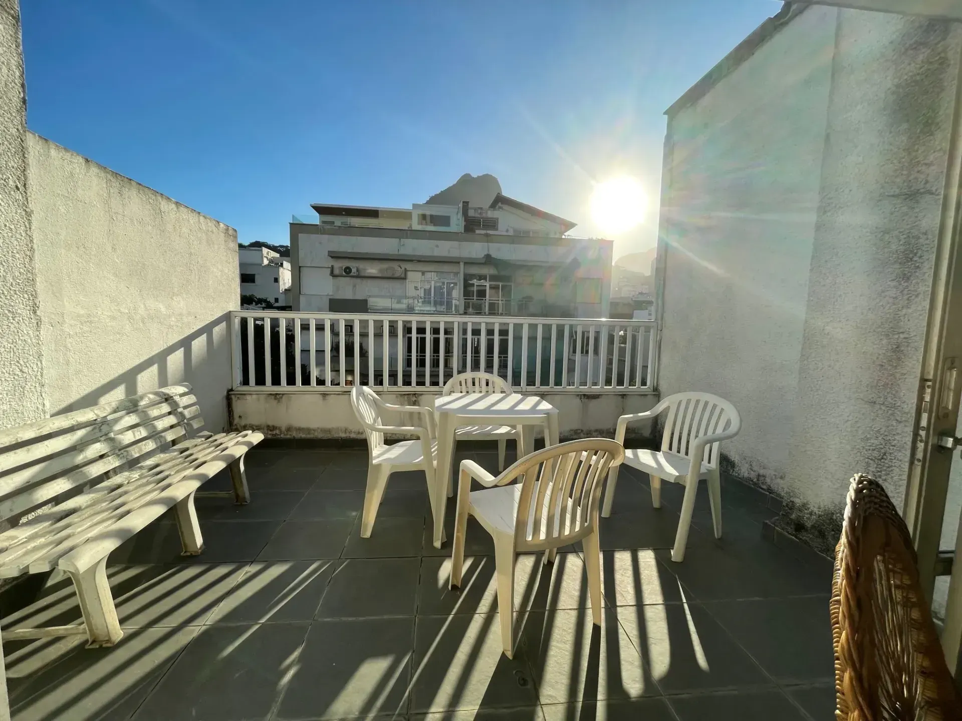 Furnished apartment with 4 bedrooms and a closed kitchen — photo 21