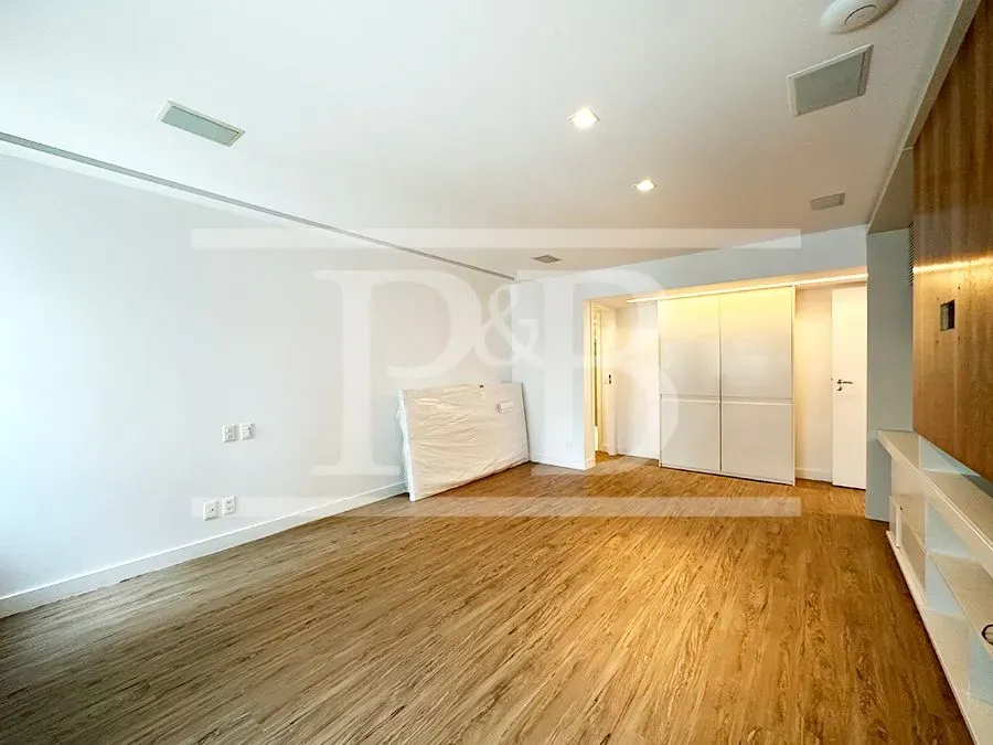 3-bedroom rental apartment with 3 bathrooms and 263 m² — photo 6