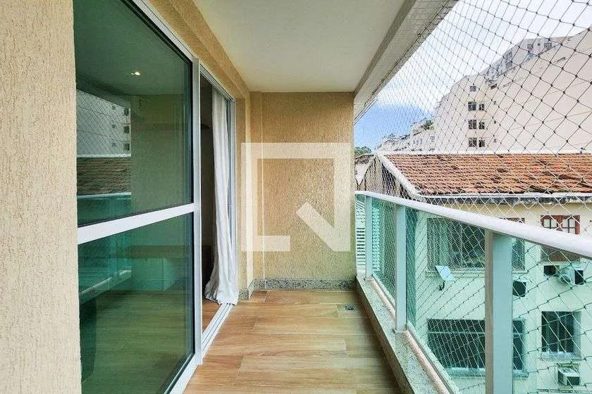 Apartment, 66 m², with a glass-enclosed balcony — photo 20