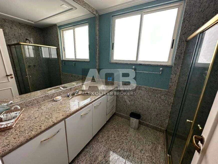 Furnished house with 5 bedrooms and 10 bathrooms — photo 24