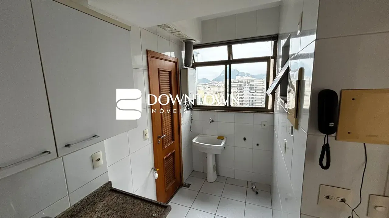 150 m² apartment with 2 bedrooms and a balcony — photo 10