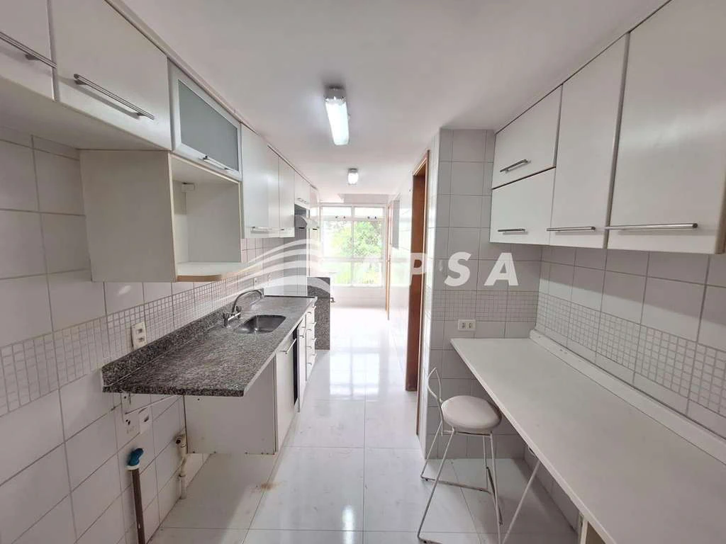 Unfurnished apartment with 2 bedrooms and home office — photo 26