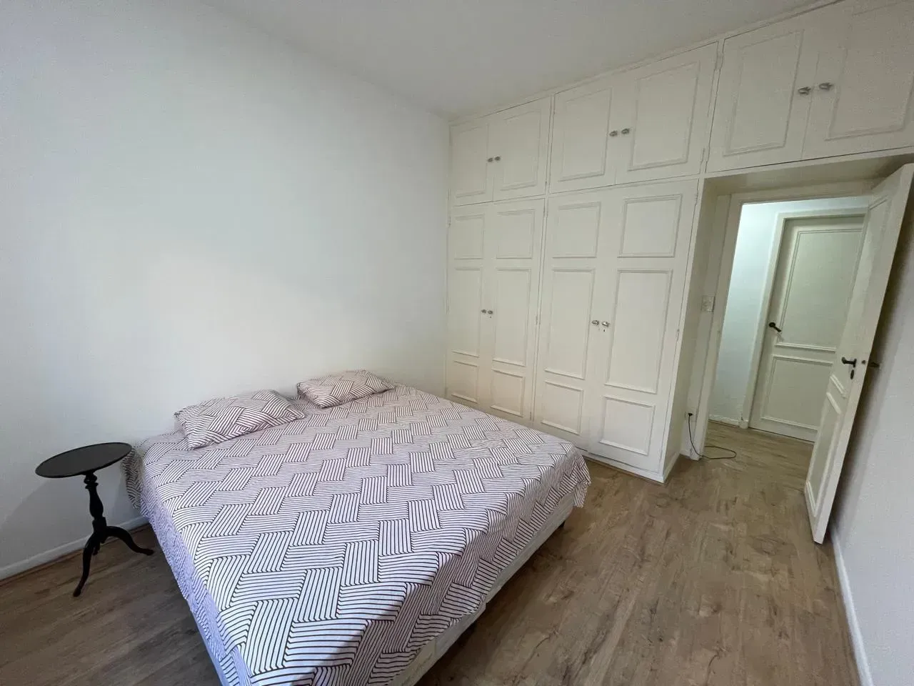 Furnished 3-bedroom apartment with a parking space — photo 13