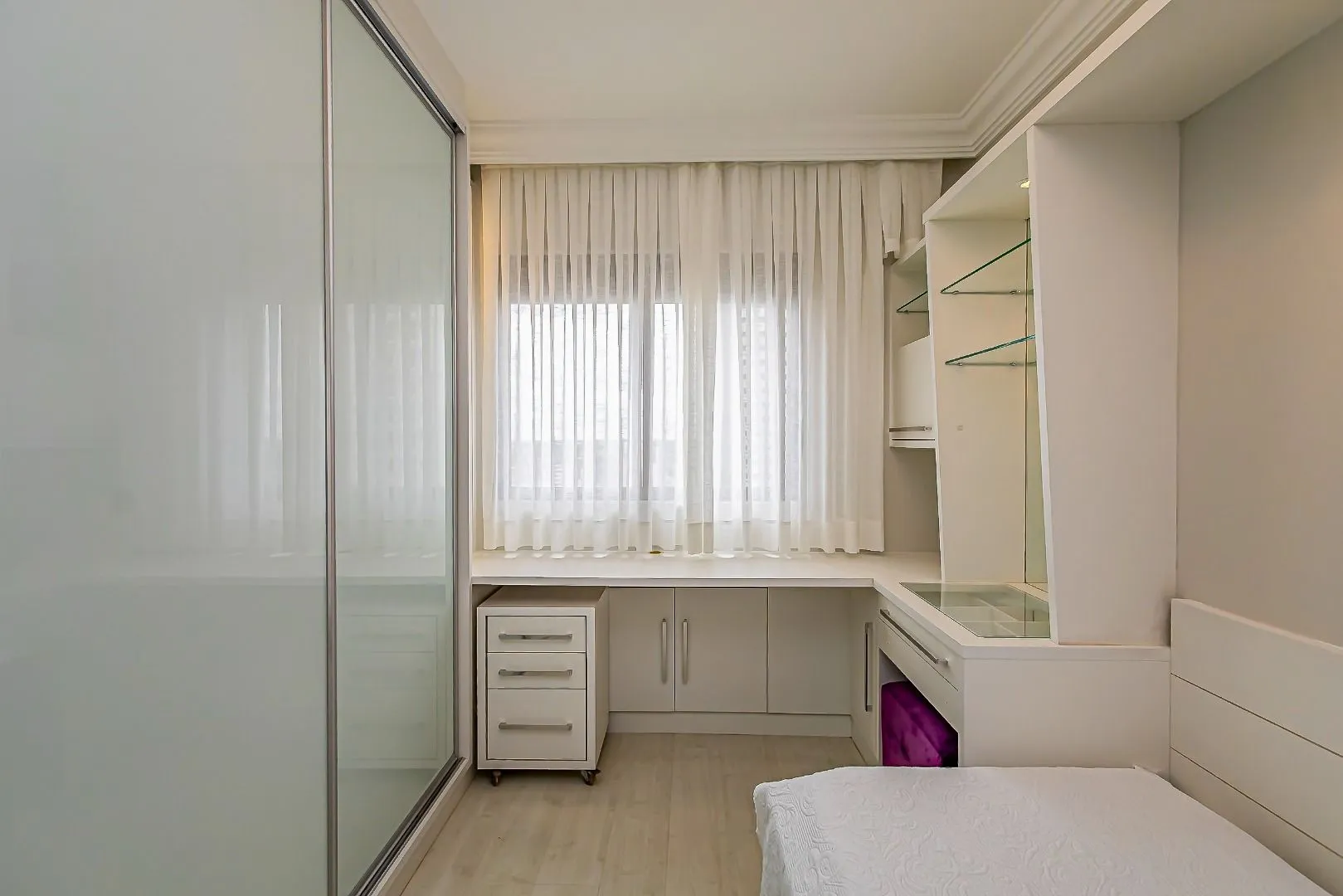 119 m² apartment with floor-to-ceiling windows and a bathtub — photo 80
