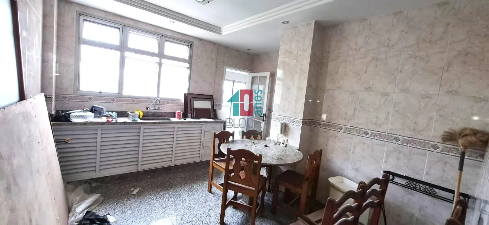 Apartamento com 4 quartos e cozinha separada — photo 12
