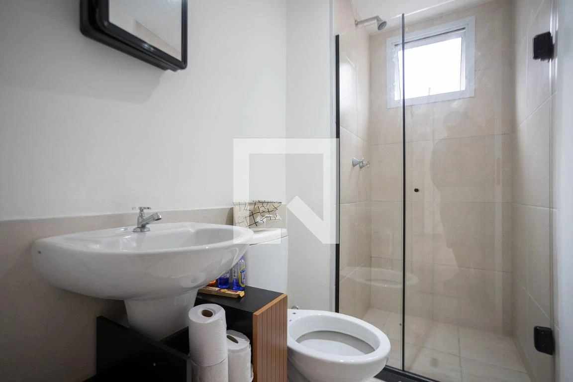 2-bedroom apartment in a building with a gym — photo 12