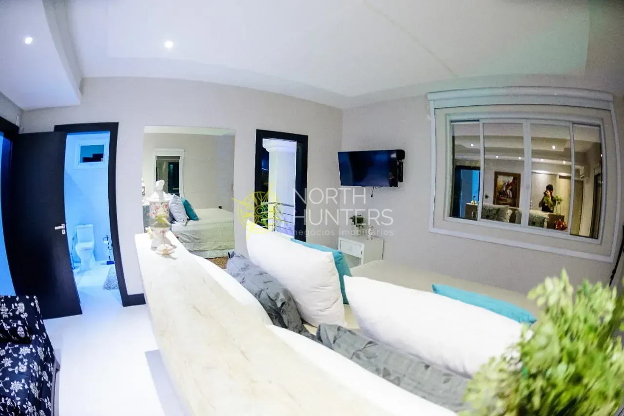 Casa con 5 dormitorios y cocina de concepto abierto — photo 73