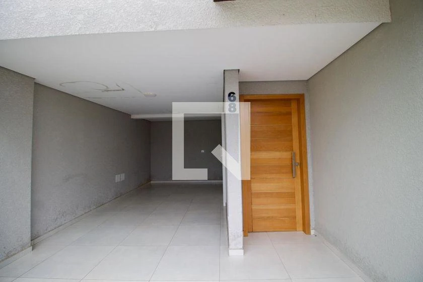 3-bedroom house with floor-to-ceiling windows