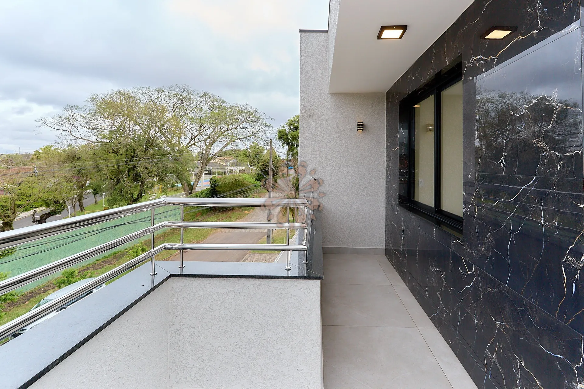 House with 4 bedrooms, 3 bathrooms and 3 parking spaces — photo 32