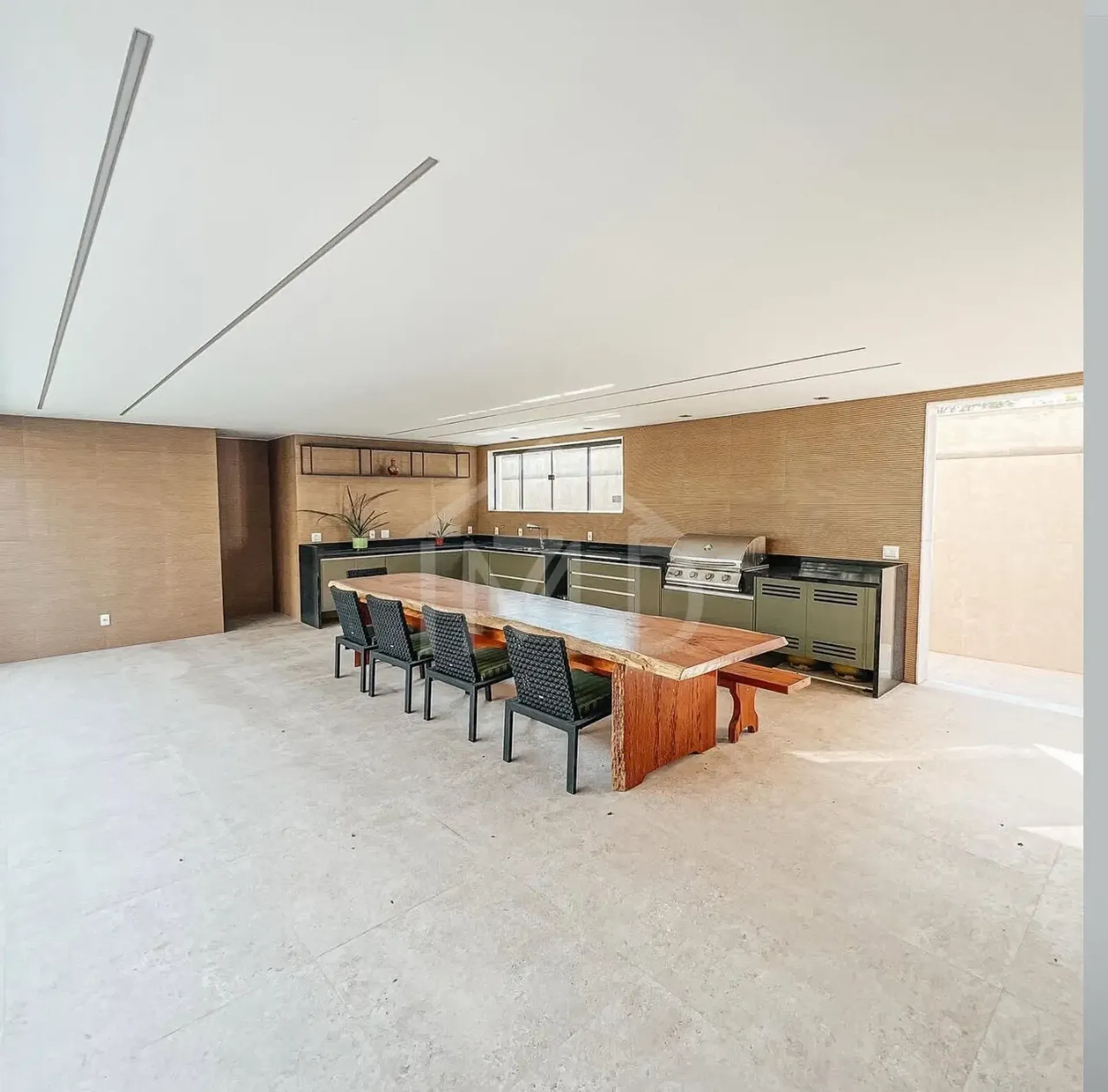 Casa com 5 quartos e 750 m² com área de piscina — photo 13