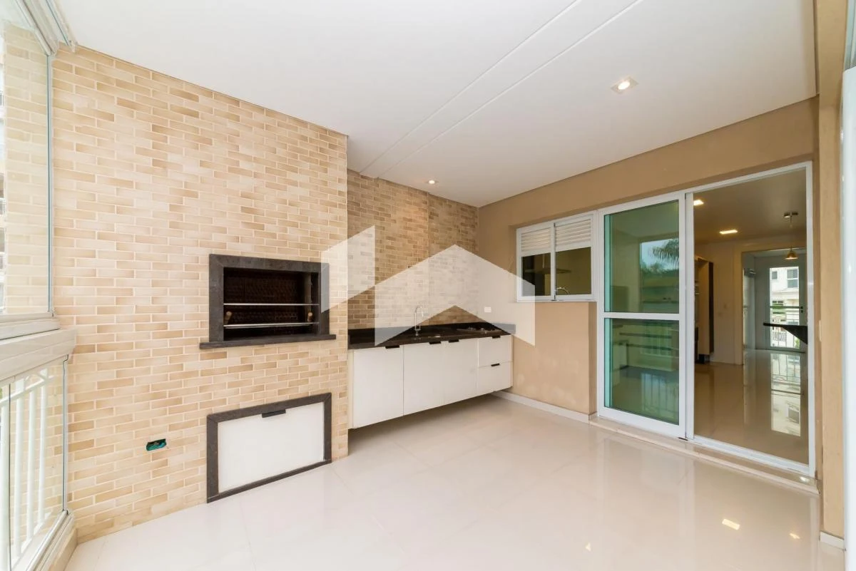 3-bedroom apartment in a building with a gym — photo 12