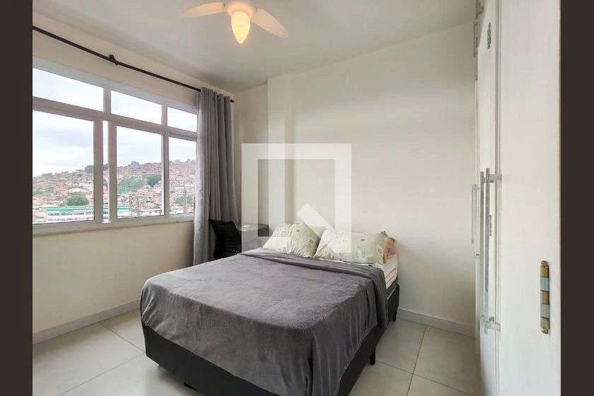 Apartamento de 2 quartos com box de vidro e ducha elétrica — photo 6