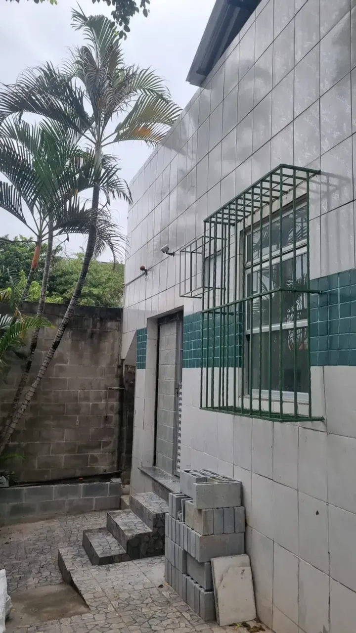 House with 3 bedrooms, air conditioning, and enclosed kitchen — photo 14
