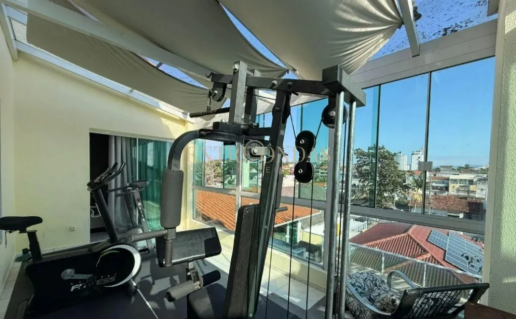 400 m² house with a private pool and a dishwasher — photo 57