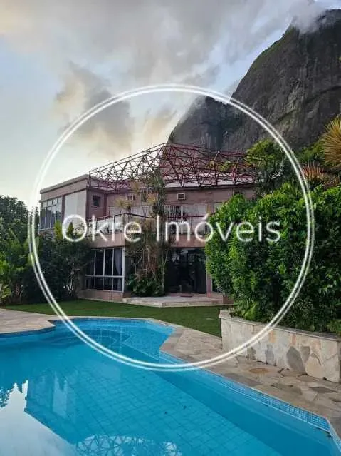 Casa en condominio con 5 dormitorios y vista a montañas — photo 2