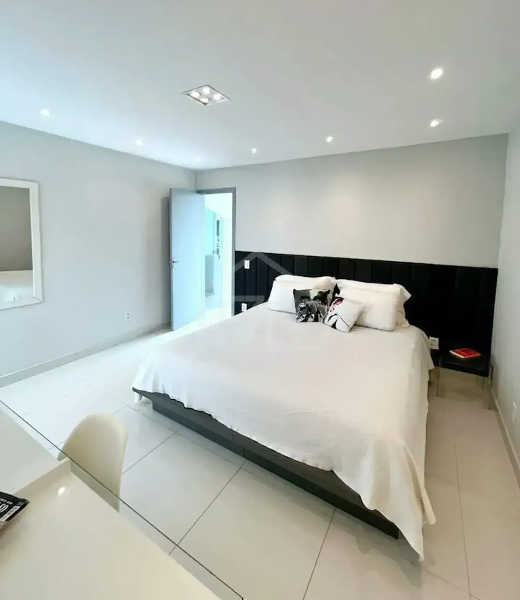 Casa mobiliada com 7 suítes e 10 banheiros, 720 m² — photo 31