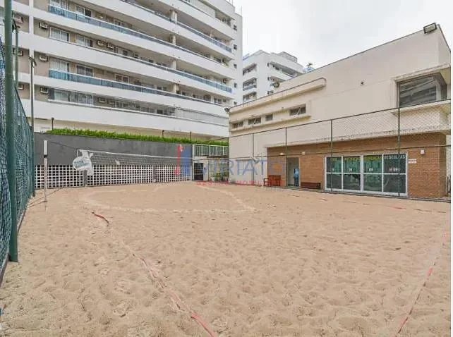 Apartment with 5 bedrooms and 2 bathrooms plus a balcony — photo 4