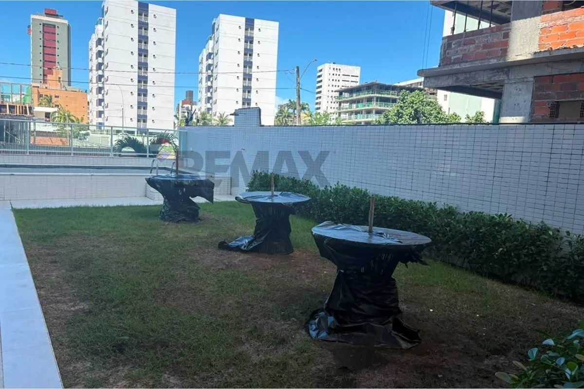 2-bedroom apartment with private BBQ and 2 parking spaces — photo 17