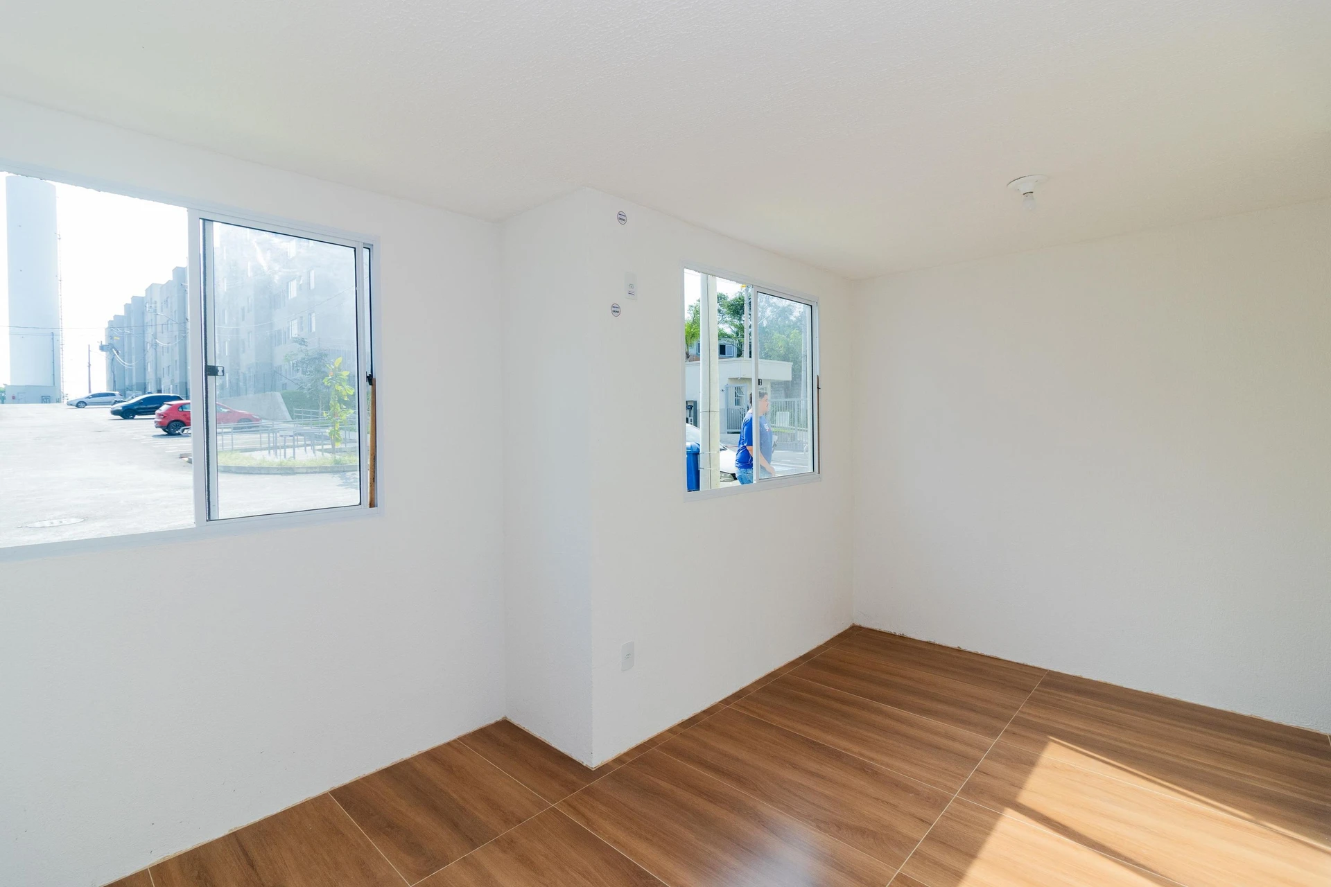 One-bedroom apartment in a building with a gym — photo 9