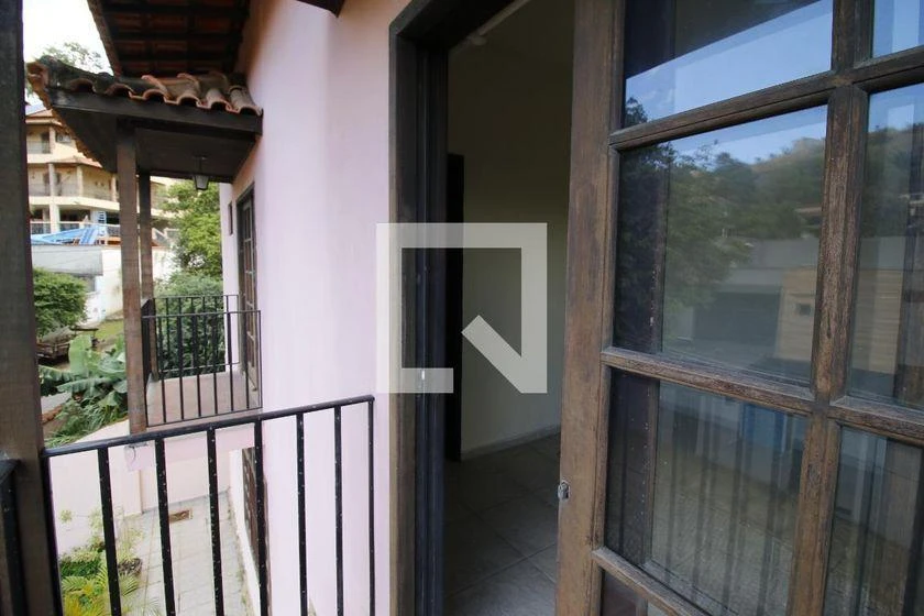 Casa de condomínio com 4 quartos e 371 m² — photo 11