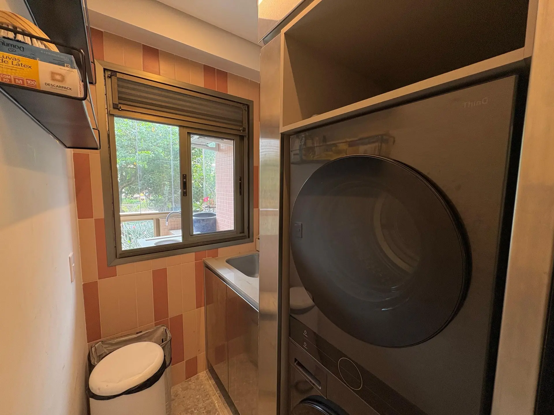 Furnished apartment, 100 m², with a grill on the balcony — photo 32