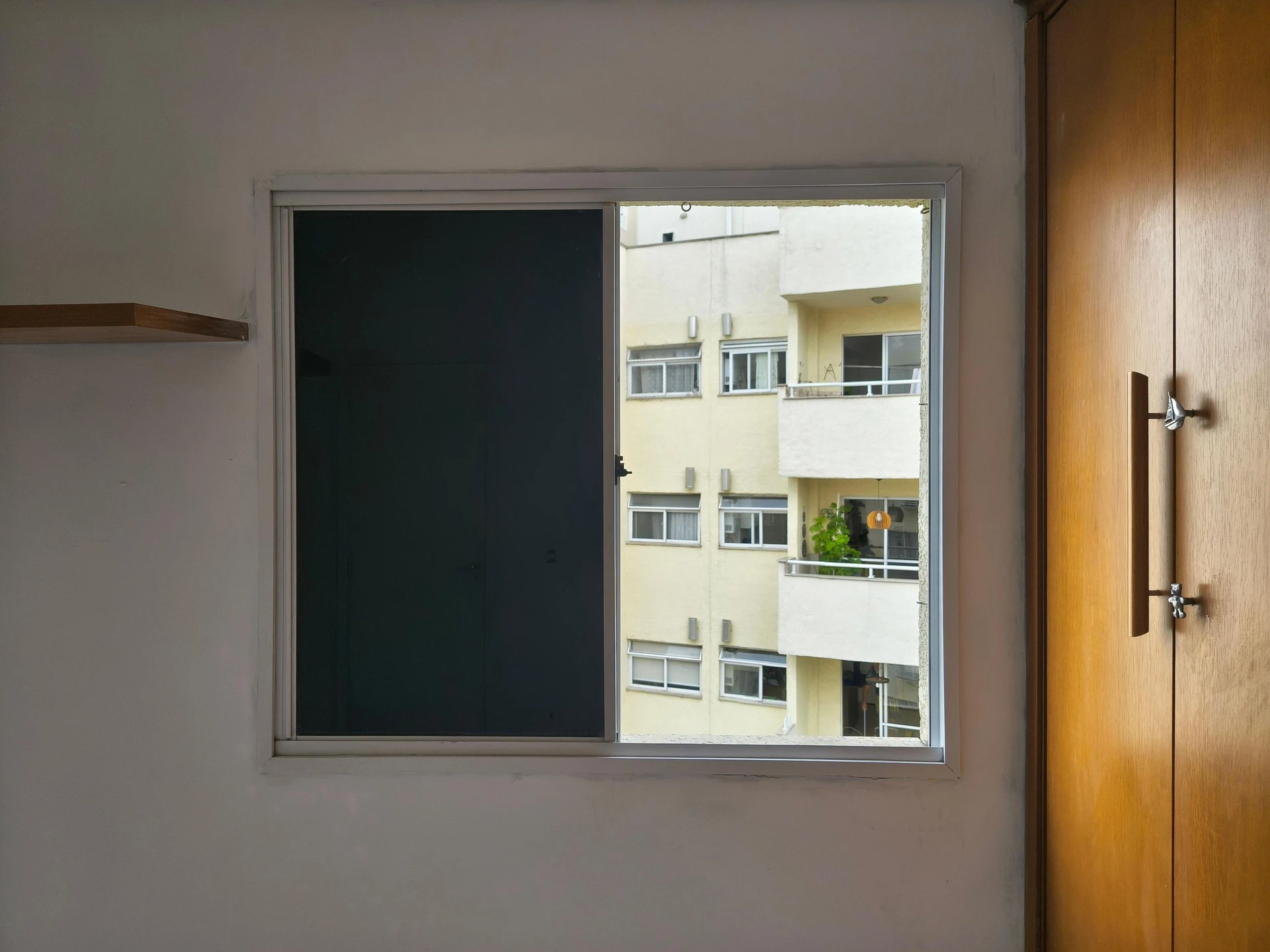2-bedroom apartment in a building with a gym — photo 17