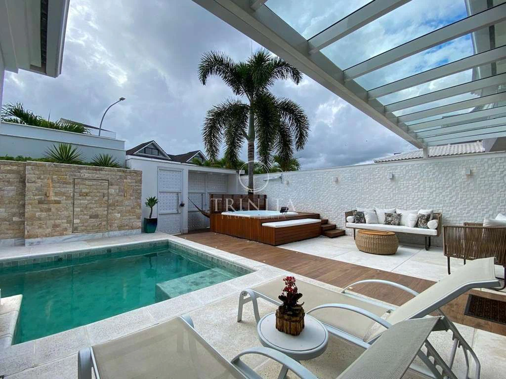 Furnished triplex home with 4 en-suite bedrooms — photo 14
