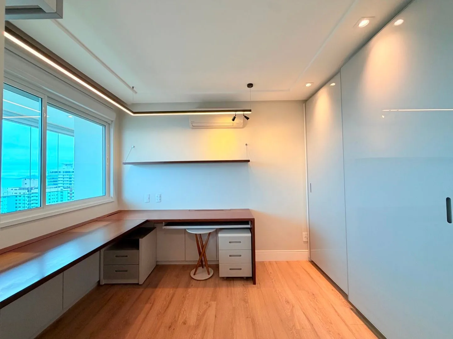 140 m² apartment with 3 bedrooms and a closed balcony — photo 23
