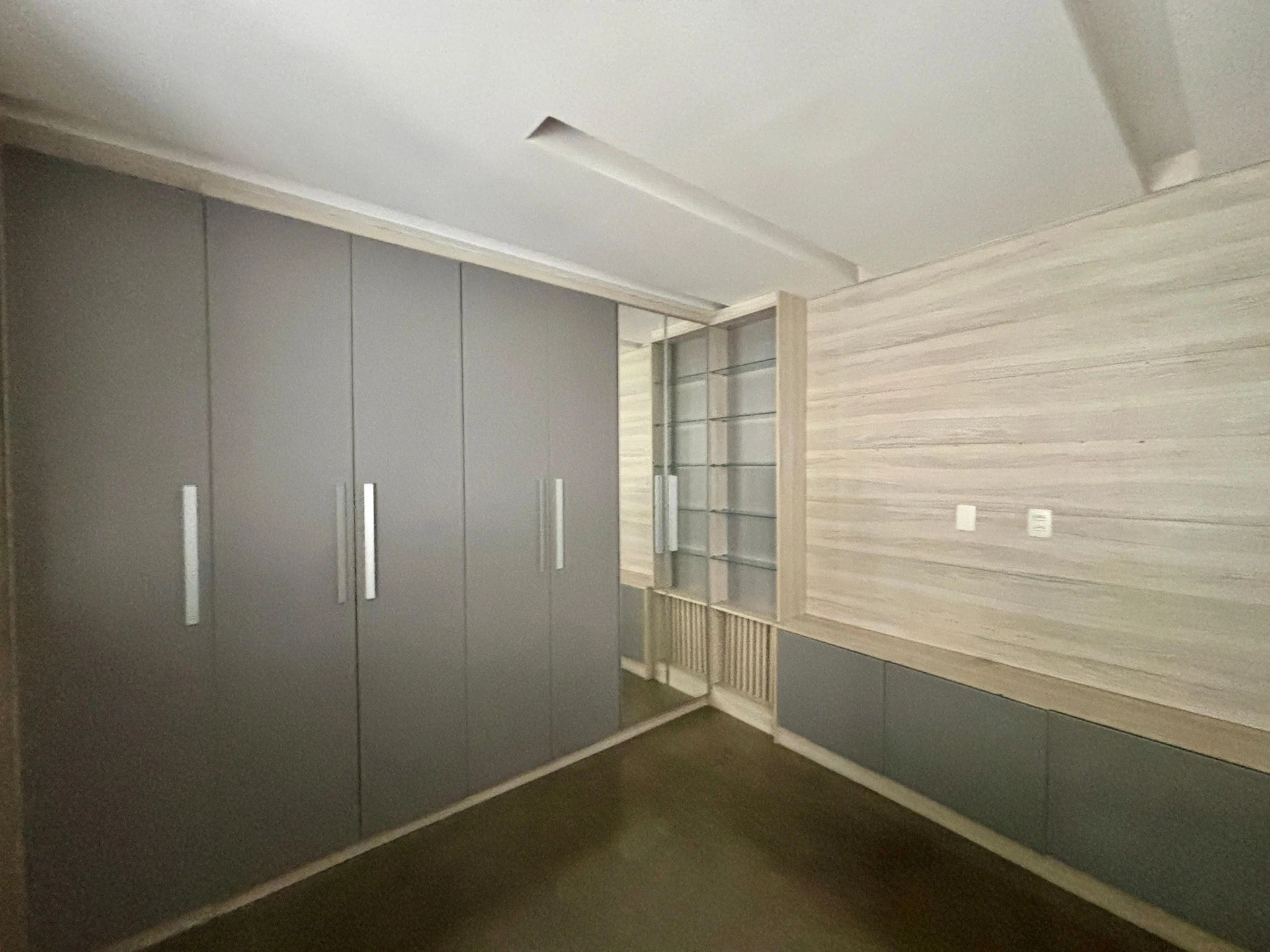 3-bedroom apartment with open-plan gas kitchen — photo 34