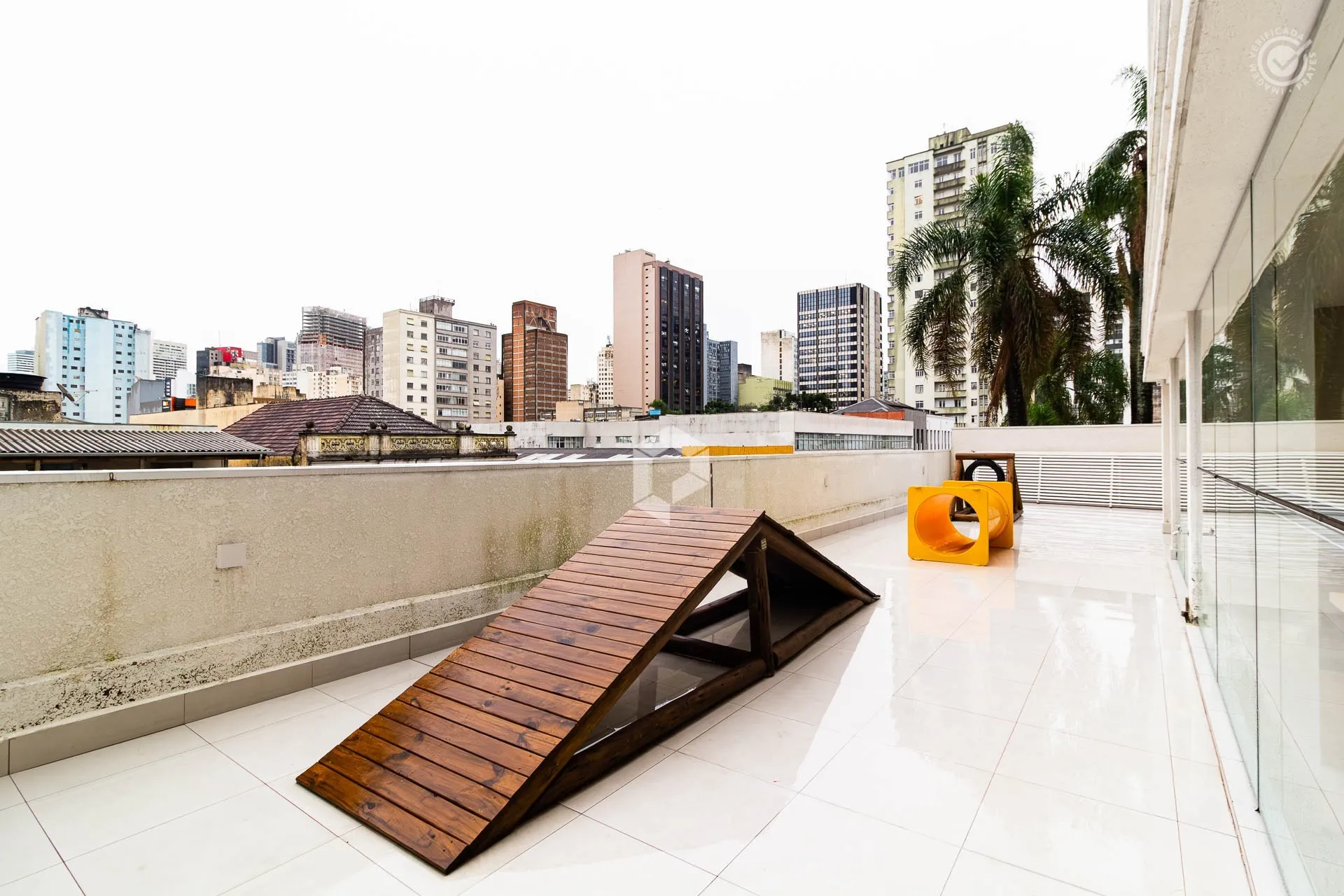 Furnished 1-bedroom apartment with balcony — photo 28