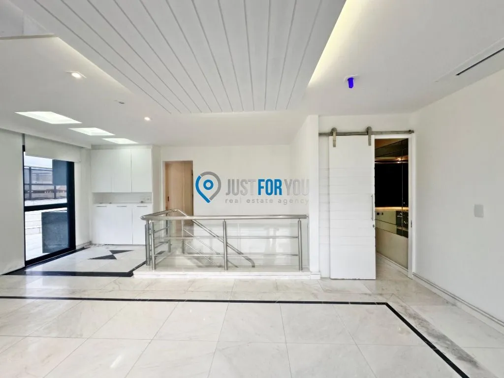 3-bedroom apartment with 5 bathrooms and 370 m² — photo 39