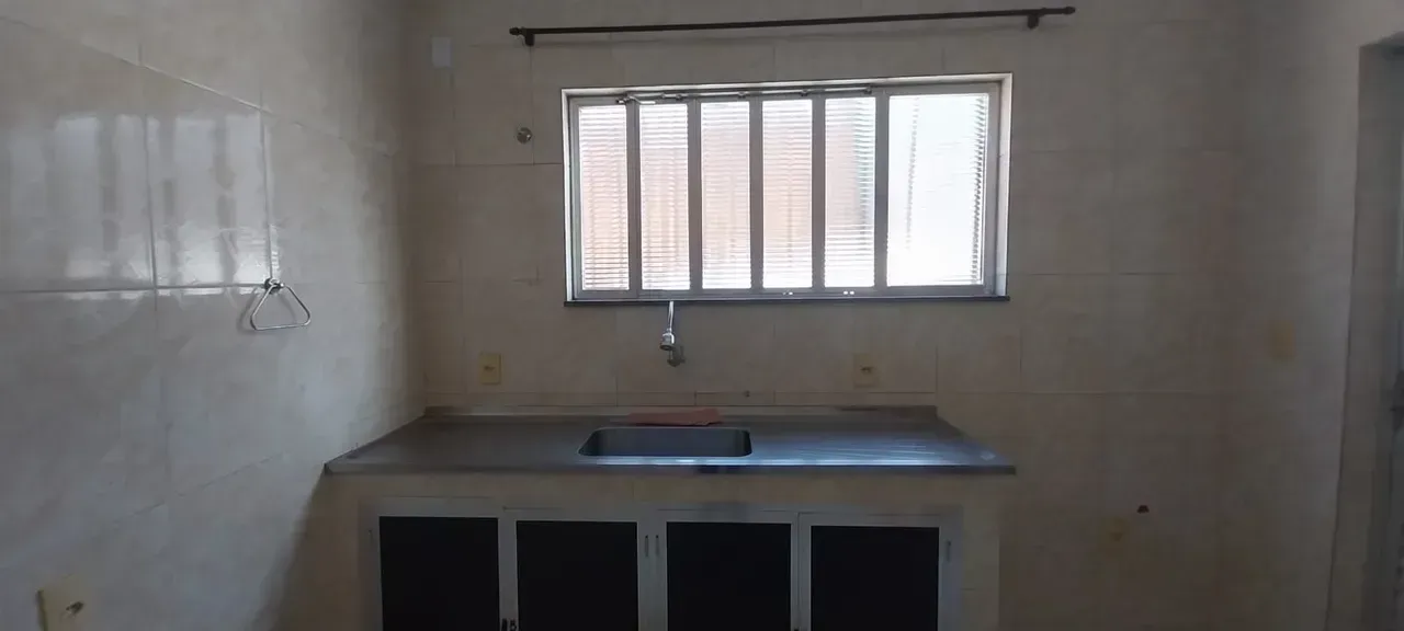 Unfurnished house with 2 bedrooms and 1 parking space — photo 2