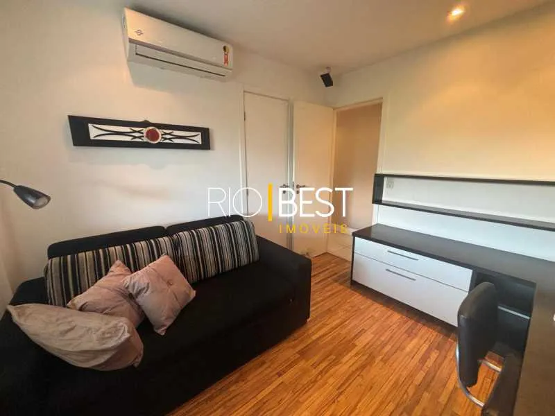 Furnished 3-bedroom apartment with balcony — photo 10