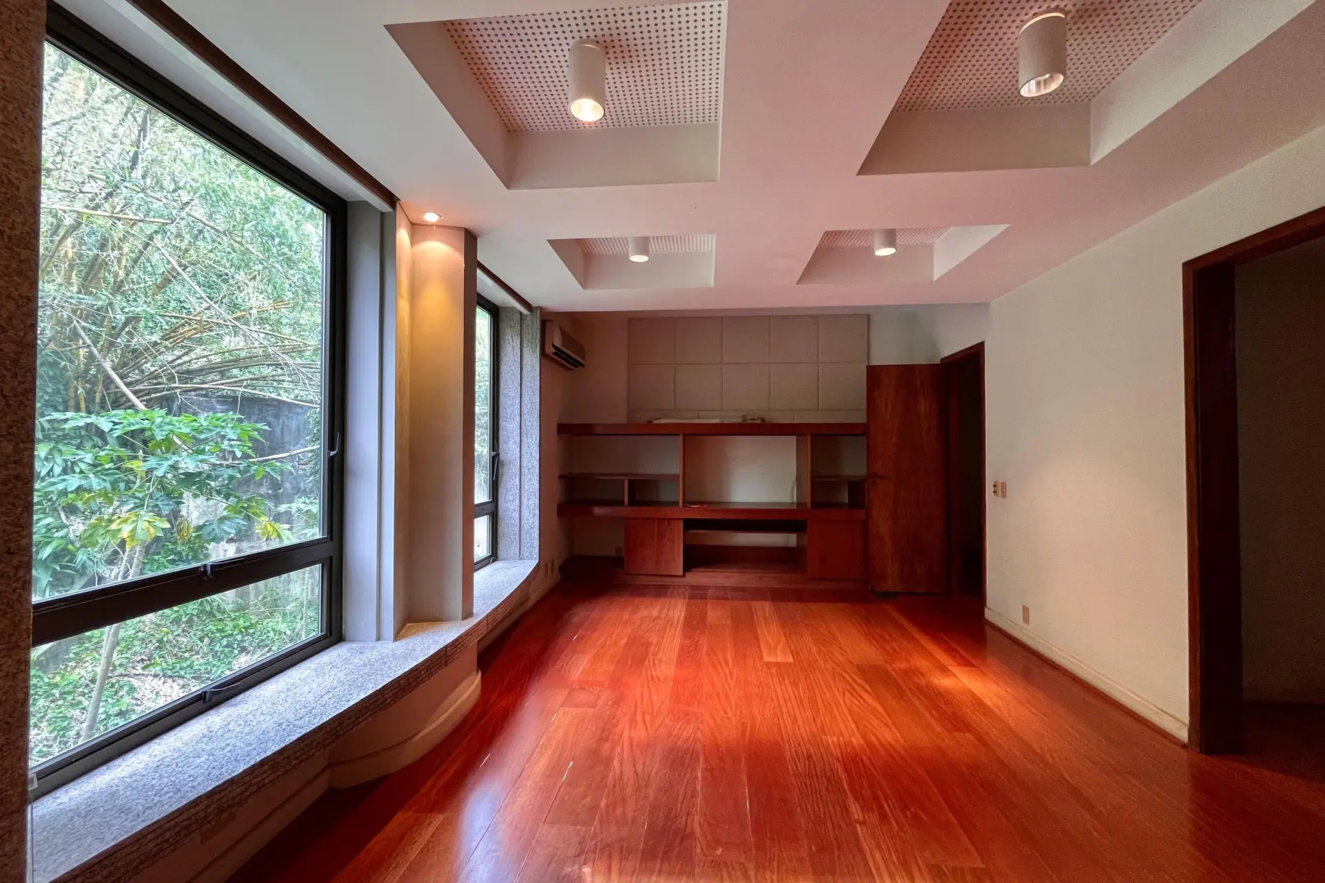 3-bedroom apartment with a water view — photo 68