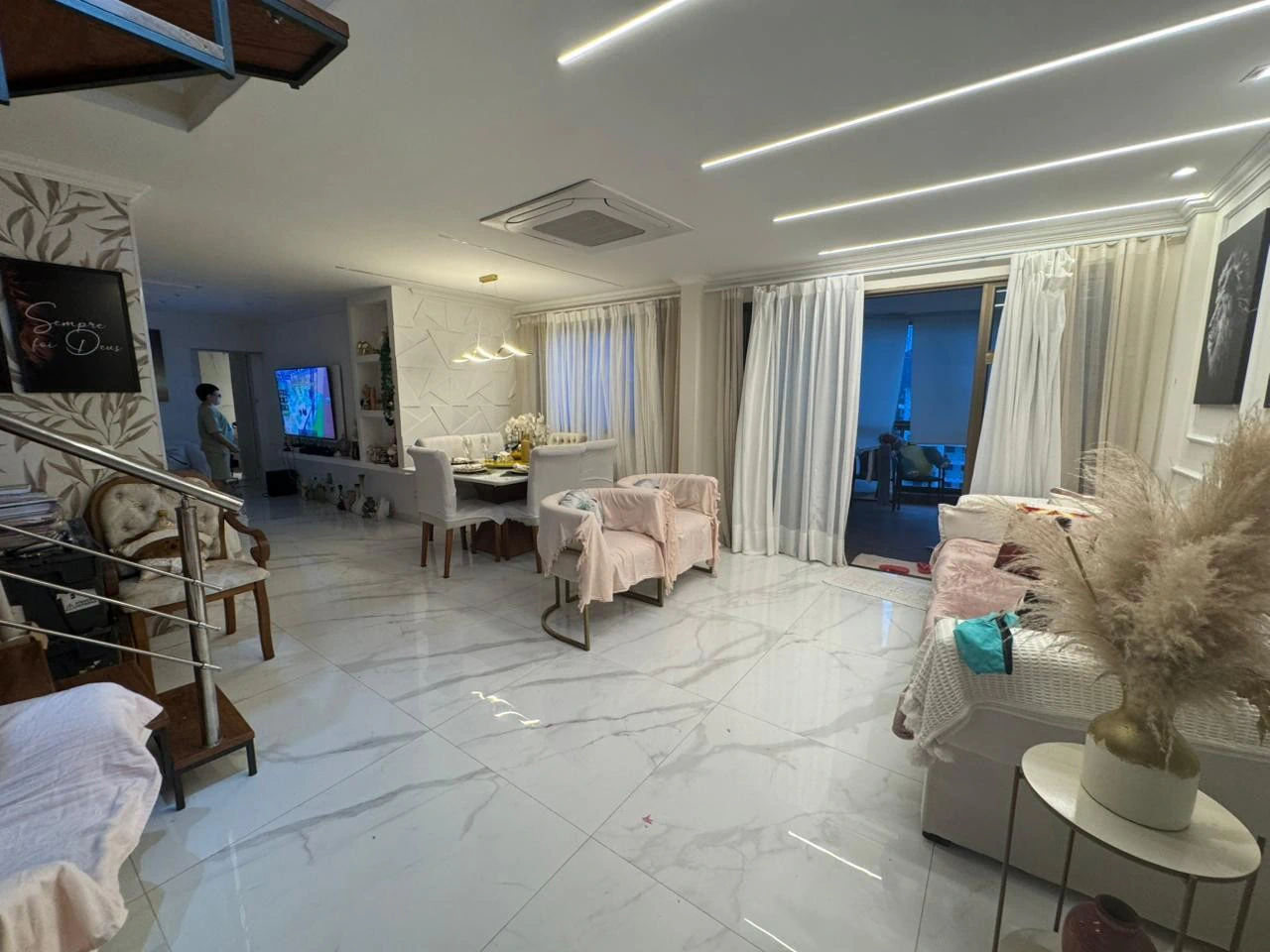 Apartamento mobiliado de 270 m² com 4 dormitórios e 2 vagas — photo 5