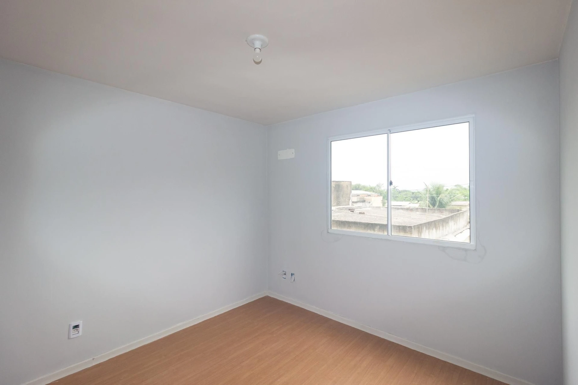 Apartamento de 2 quartos em condomínio com piscina — photo 18