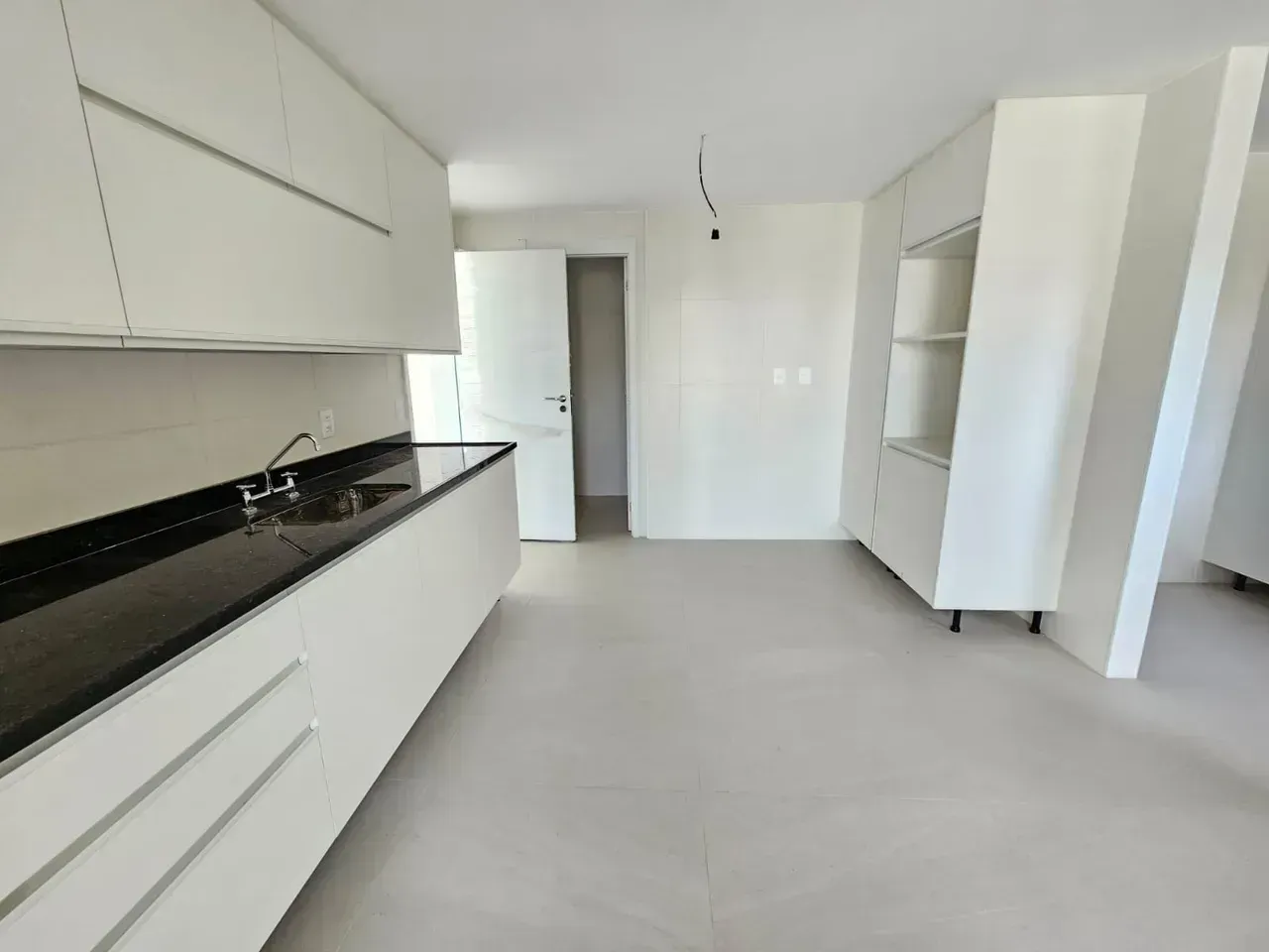 Apartment with open-plan kitchen and 4 bedrooms — photo 2