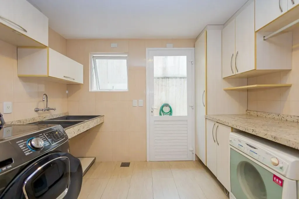House with 4 en-suite bedrooms and private BBQ — photo 19