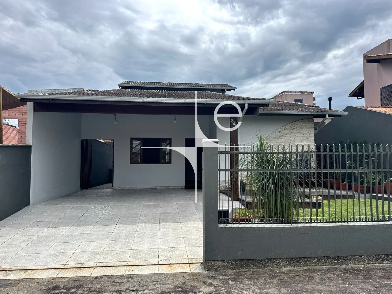 3-bedroom house with a grill on the balcony — photo 18