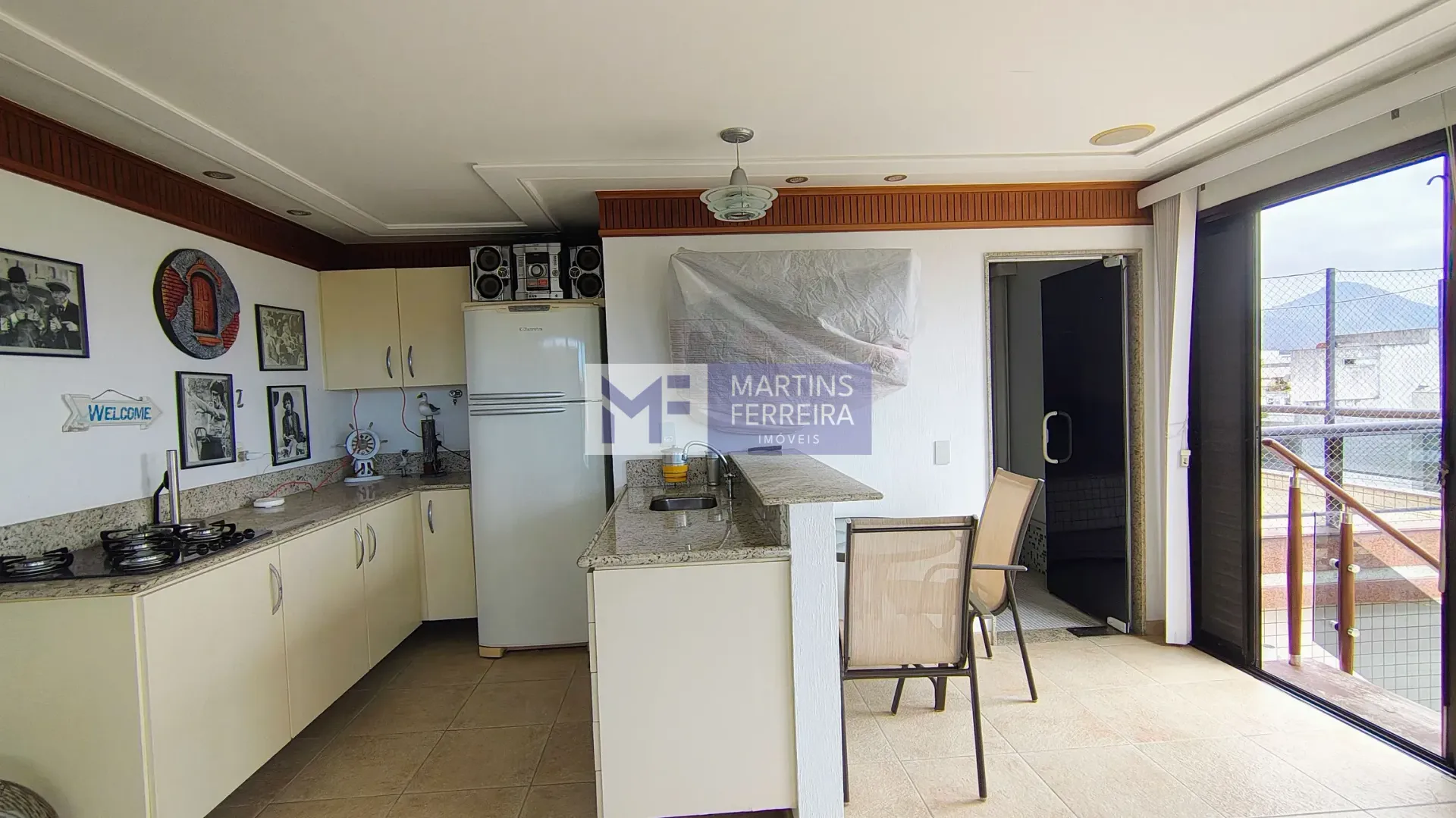 Furnished apartment with 5 bedrooms and a balcony — photo 25