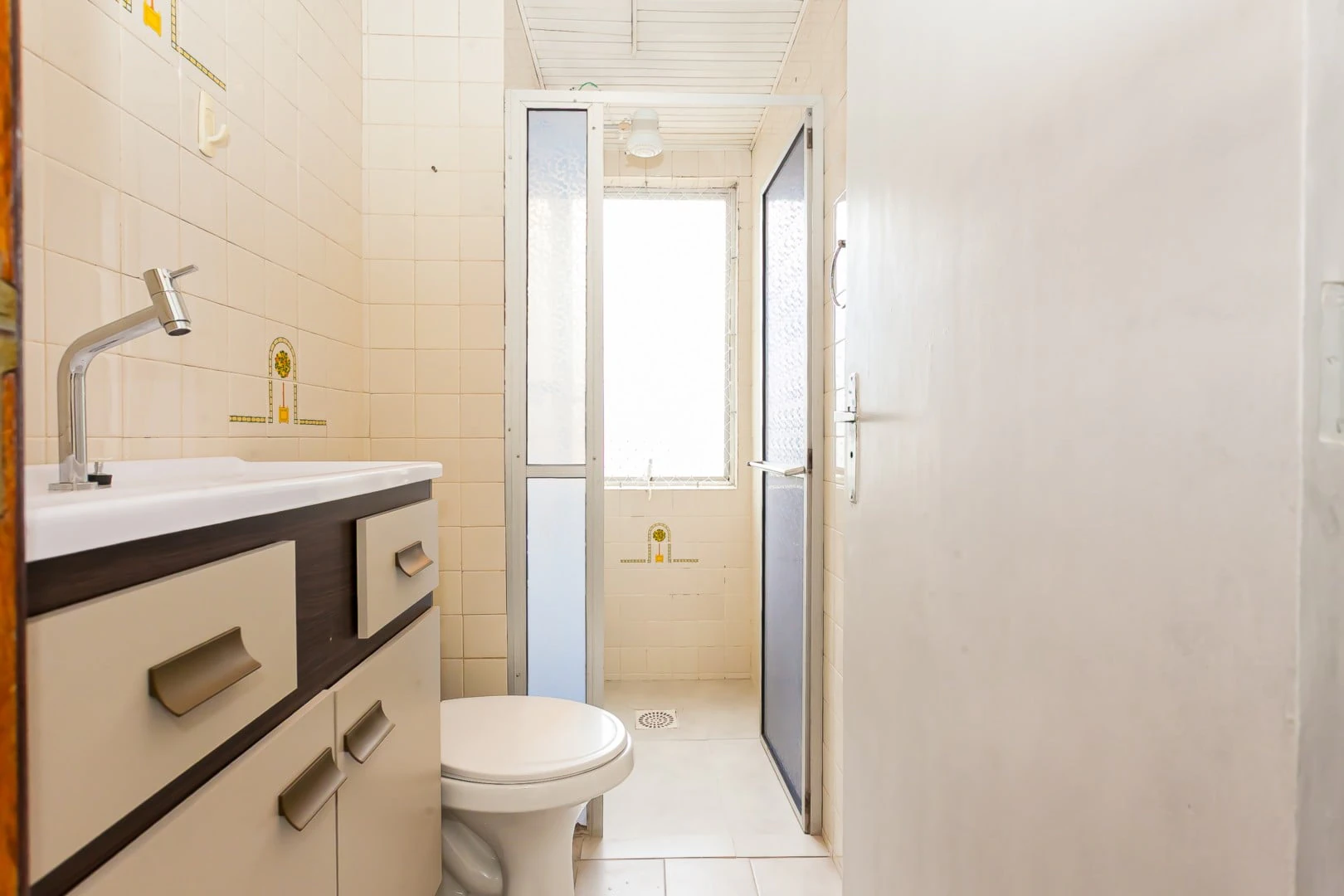 Дерев'яна підлога або ламінат та 1 спальня: квартира 44 м² — photo 17
